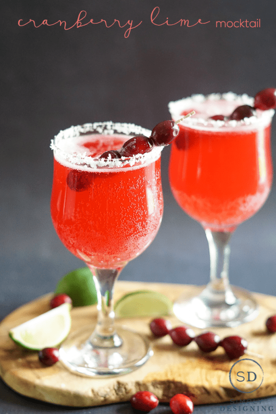 Cranberry Lime Mocktail - such a delicious non-alcoholic drink for the holidays