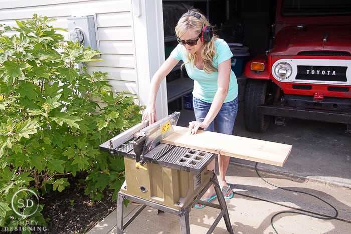 DIY Outdoor Beverage Cart - cut wood
