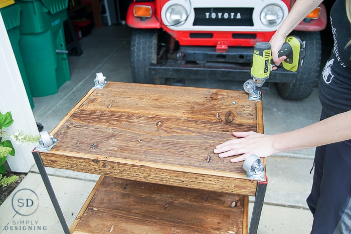 DIY Outdoor Beverage Cart - drilling