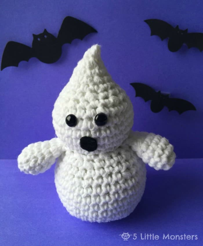 Crocheted Ghost by 5 Little Monsters