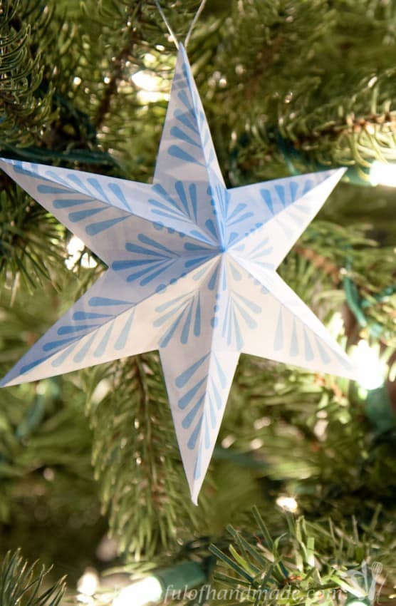 free-printable-3d-snowflake-star-ornaments-2
