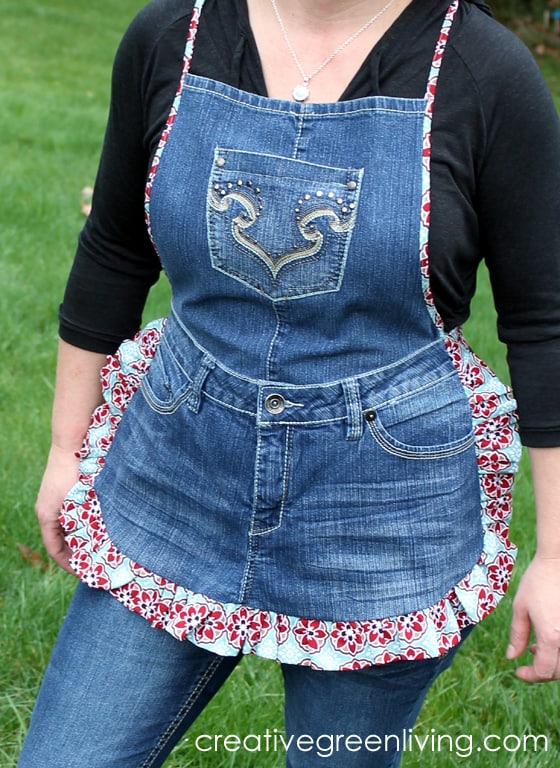 farm-girl-apron-from-old-jeans