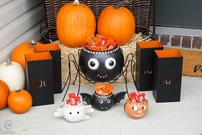 Spider Treat Container and other Halloween decor