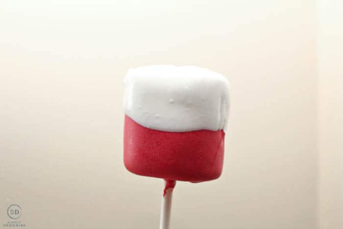 dip marshmallow in red and white chocolate