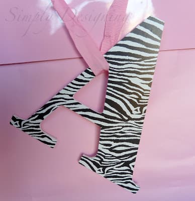 A01b1 | Zebra and Hounds Tooth Printed Vinyl | 15 |