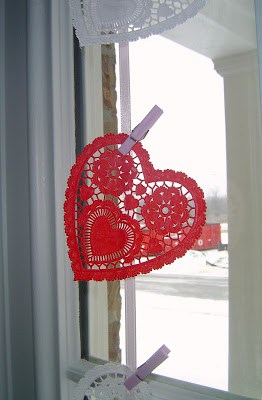 Doilie+Garland.+Closeupjpg1 | Valentine's Day Doily Garland | 20 |