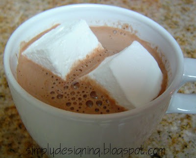 Marshmallows+in+hot+choclate1 | Homemade Marshmallows | 28 |