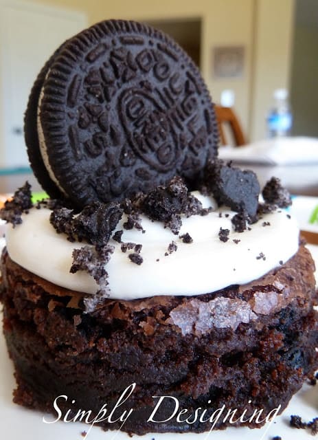OB+011 | Frosted Oreo Brownies | 19 |