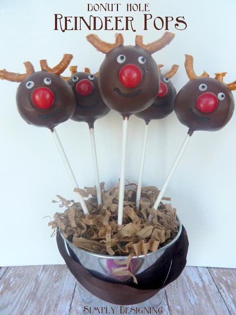 reindeer donut pops 01a2 | Donut Hole Reindeer Pops {revamped} | 21 |