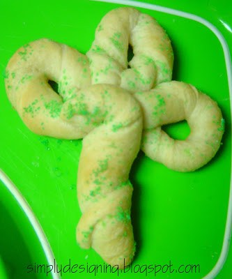 shamrock+breadstick1 | Shamrock Breadsticks | 15 |