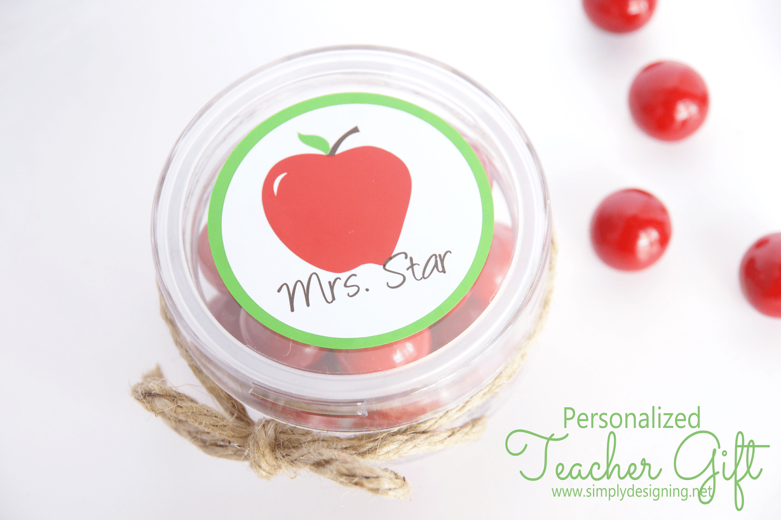 teacher+gift+idea1 | Personalized Teacher Gift + Giveaway | 9 | DIY Farmhouse Thankful Sign