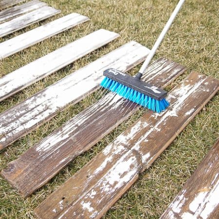 How to Clean Barn Wood