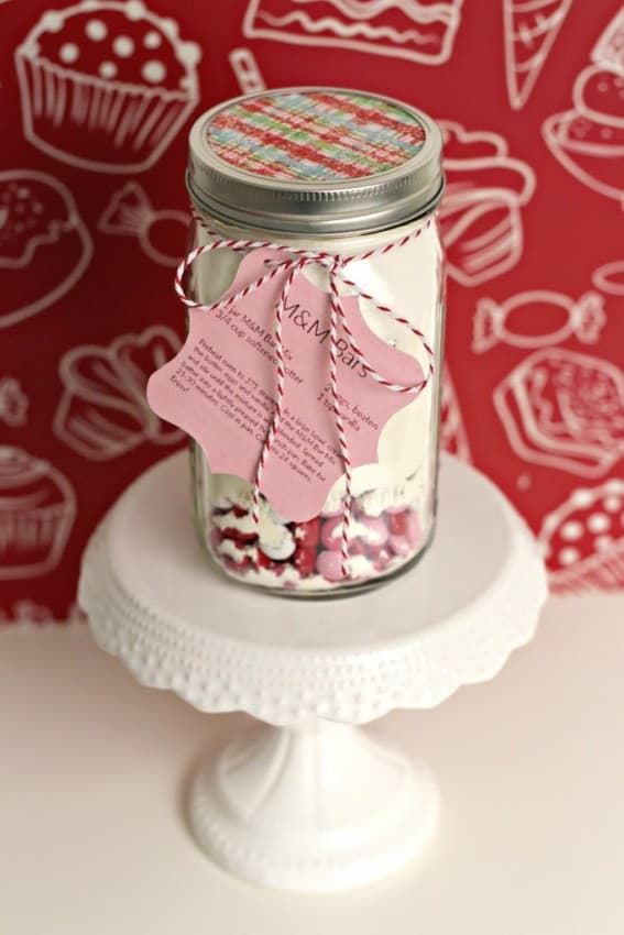 mm-cookie-bar-in-a-jar-with-gift-tag-683x1024