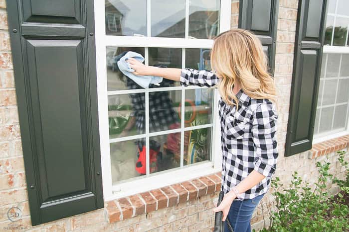 dry windows with microfiber rag